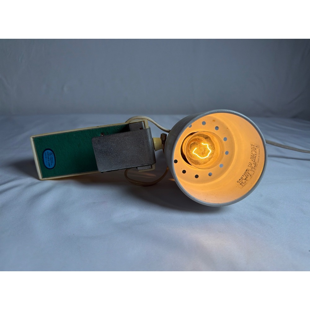 Vintage Underwriters Laboratories Clip On Portable Lamp Beige OS Fair